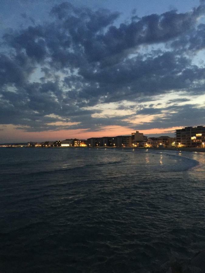 Meuble De Tourisme Classe, Climatisation, Pieds Dans L'Eau Palavas-les-Flots Bagian luar foto